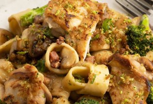 Γιάννης Λουκάκος: Ζυμαρικά με κοτόπουλο, μπρόκολο και μανιτάρια - Μια συνταγή που θα λατρέψετε !